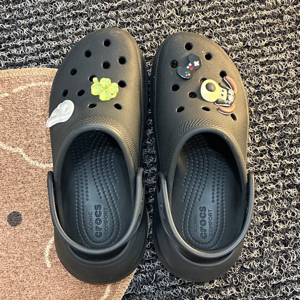 크록스 클래식 크러쉬 클로그 블랙 230(207521-001)