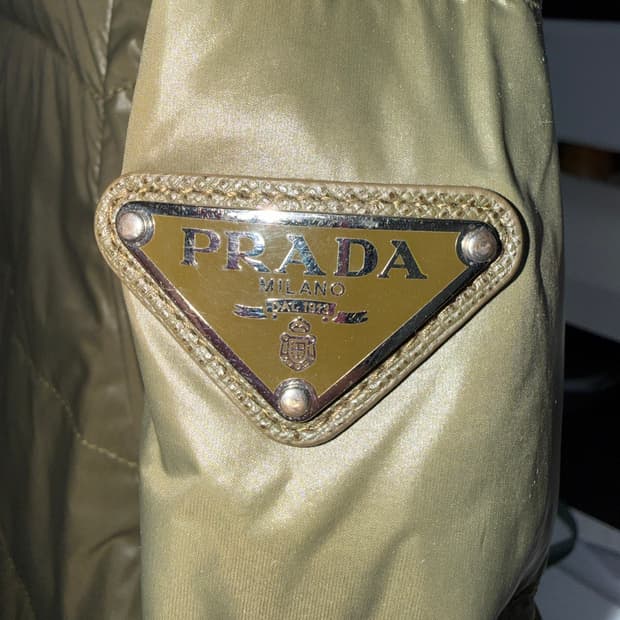 [48] 프라다 경랑패딩 카키