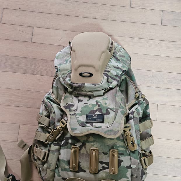 오클리 키친싱크 카모백팩 34l