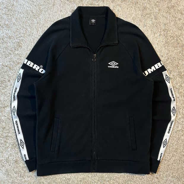 엄브로 UMBRO 사이드라인 로고 코튼 트랙 집업 자켓 블랙