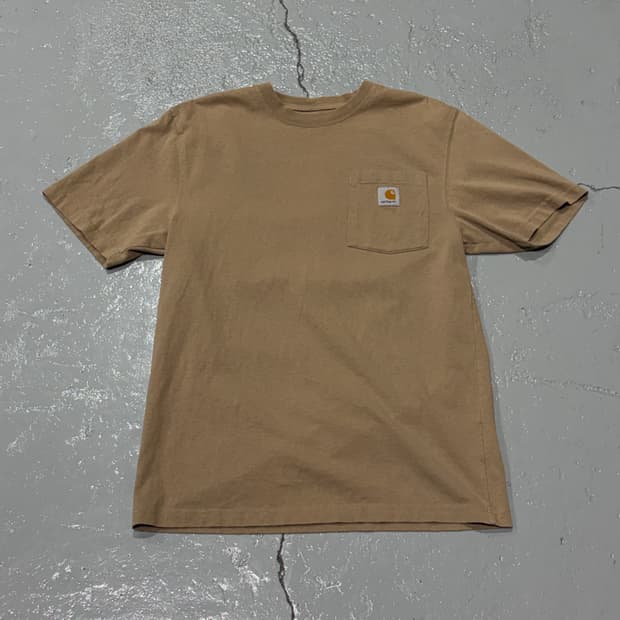 칼하트(Carhartt) 브라운 포켓 반팔 티셔츠