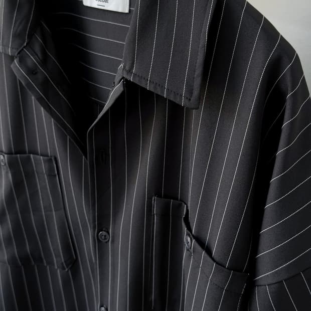 Design stripe wide silhouette half shirt