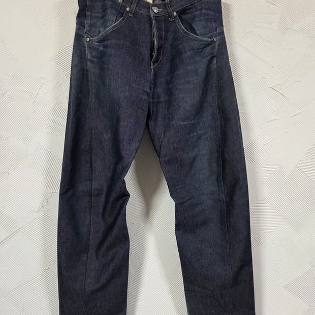 리바이스 엔지니어드진