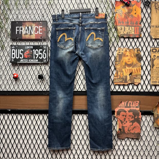 에비수 슬림핏 워싱 데님 팬츠 후면 갈매기 로고 포인트 중청