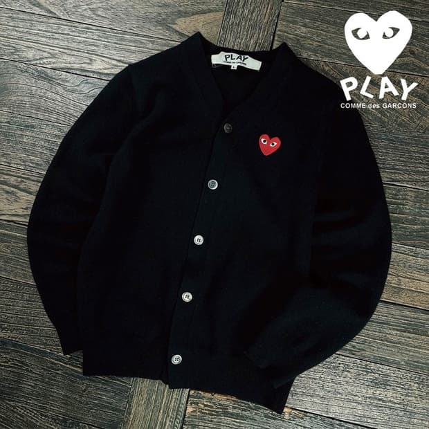 [꼼데가르송] 레드 와펜 브이넥 니트 가디건 블랙 P01531