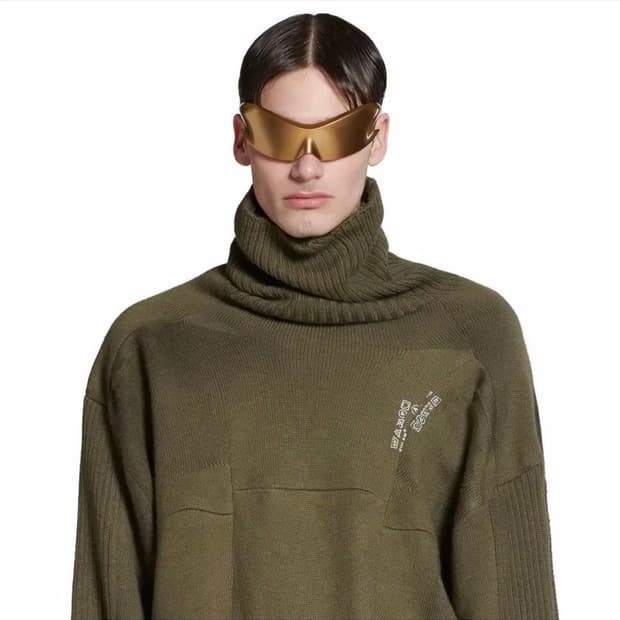 [L] 발렌시아가 업사이클링 삭스 스웨터