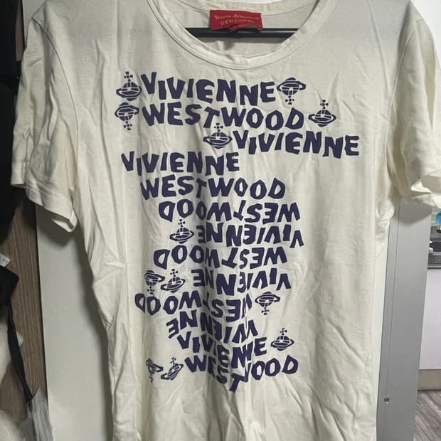 비비안웨스트우드 반팔티
