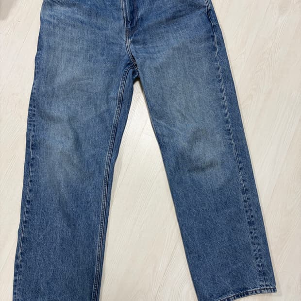 유니클로 JW앤더슨 스트레이트진