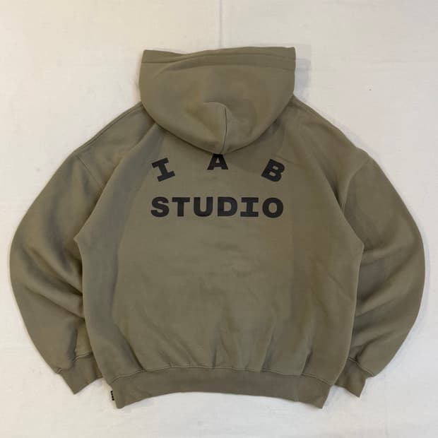 아이앱 스튜디오 후드티 카키 올리브