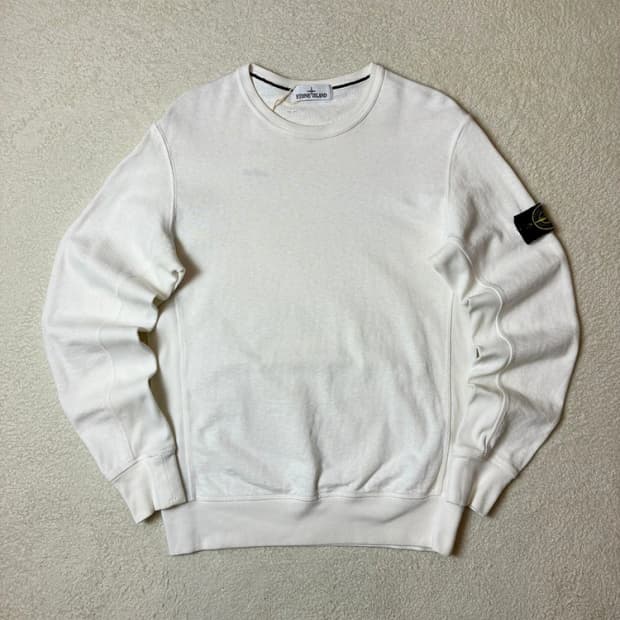 스톤아일랜드 와펜 패치 크루넥 맨투맨 PN6370