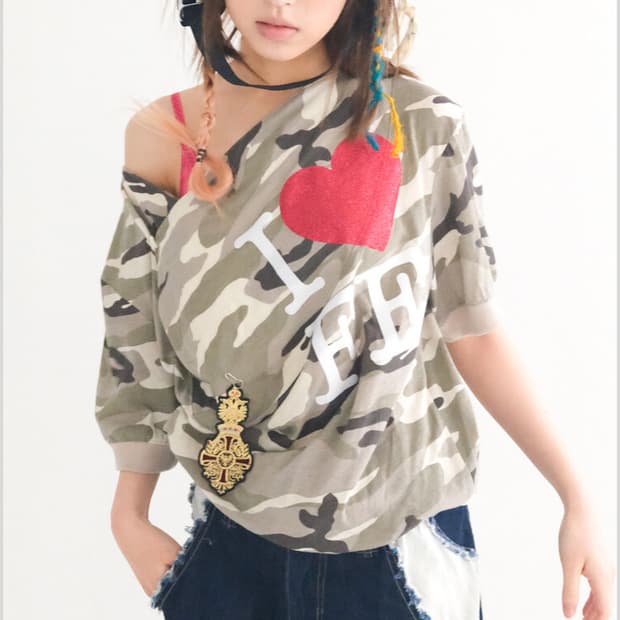 샵페어리 cowl neck button t-shirt (camo) 카모