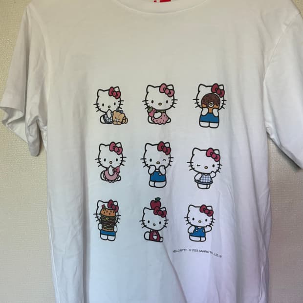 유니클로 키티 반팔