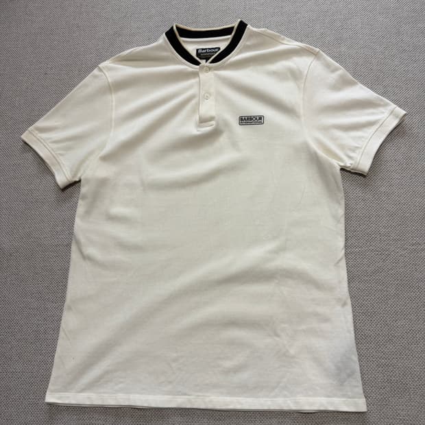 바버 인터내셔널 화이트 반팔 티셔츠