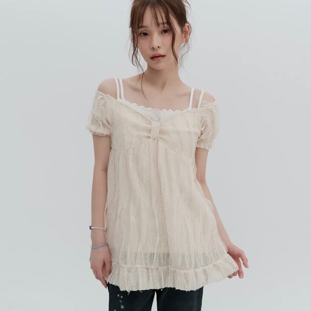 플루이드 프릴 블라우스