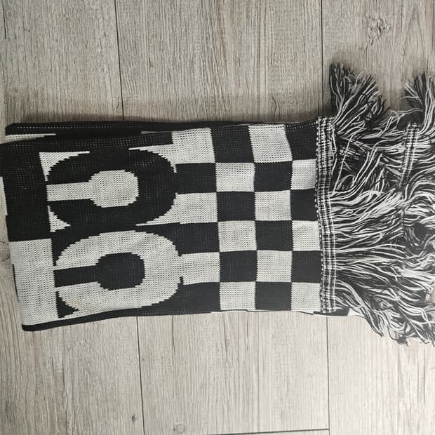 CDG 체커 머플러 블랙