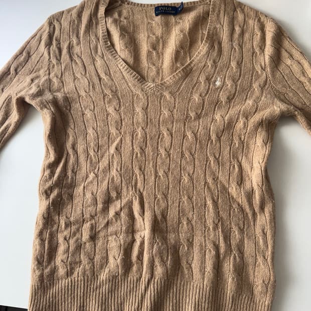 폴로 케이블 V넥 니트 브라운