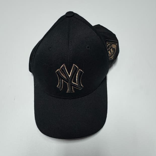 MLB 자수 골드 와펜 블랙 볼캡 F