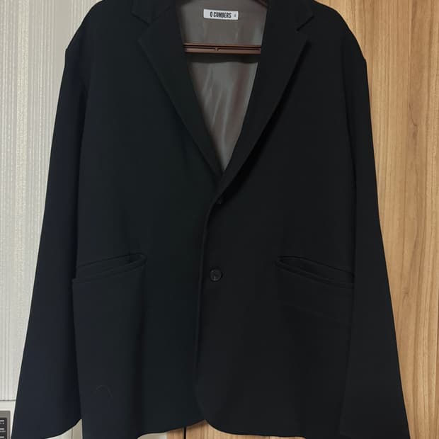 큐컴버스 오버핏 블레이저 m 택없는 새상품