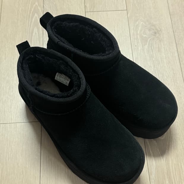어그 UGG 클래식 울트라 미니 플랫폼 부츠 (블랙_US 7 W_240-