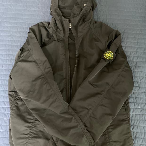 스톤아일랜드 바람막이 L