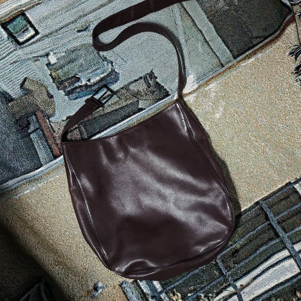 이세이 미야케 레더 숄더백