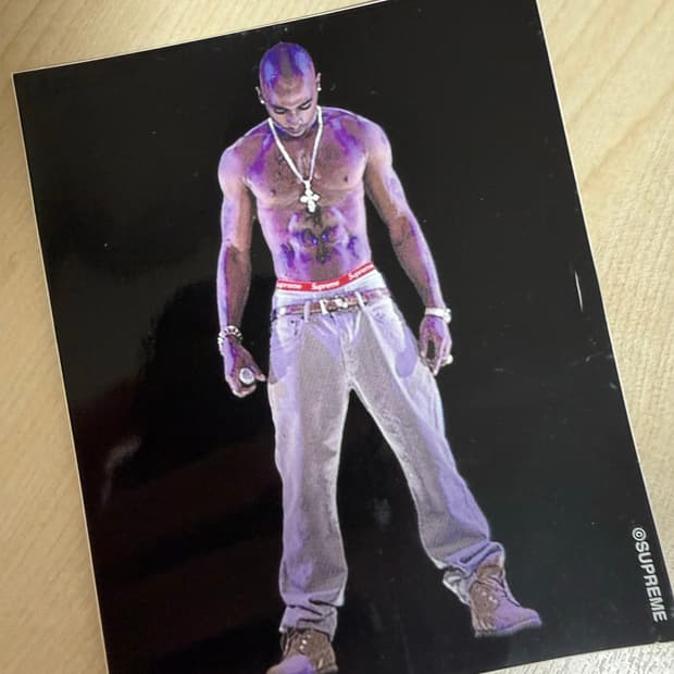 슈프림 투팍 스티커