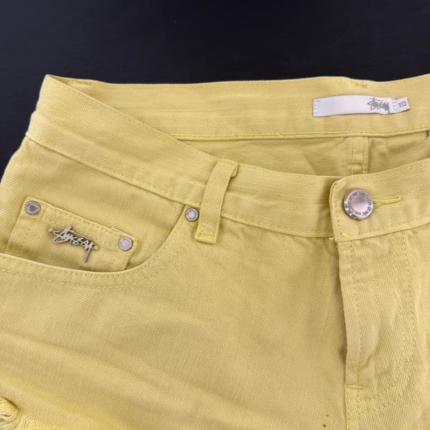 Stussy 옐로우 컷오프 데님 핫팬츠