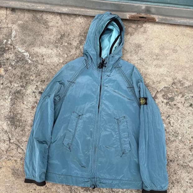 스톤아일랜드 바람막이