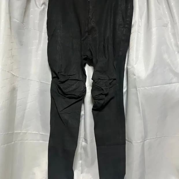 율리우스 13fw 왁스코팅 입체패턴 팬츠 블랙