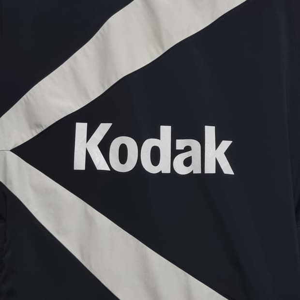 남성 2023 코닥 KODAK 빅로고 우븐 반팔