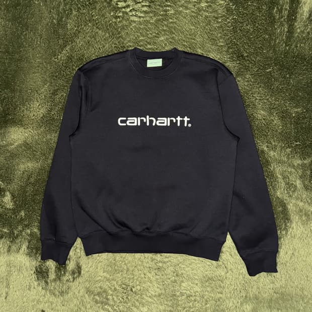 칼하트 WIP 엠브로이더리 소프트 터치 스웻셔츠 블랙