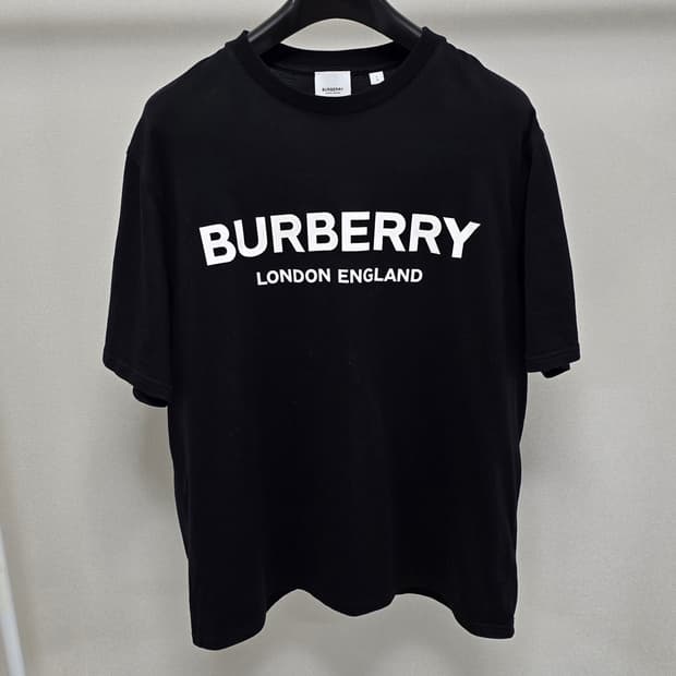 버버리 로고 반팔 티셔츠 L사이즈 105 판매