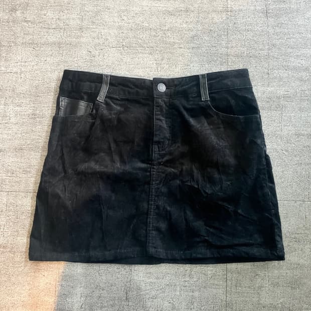 일본빈티지 Zadig 핀터깔y2k 딱붙핏 백로고 미니스커트