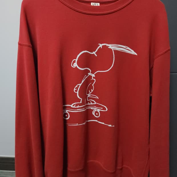 유니클로 ut 맨투맨