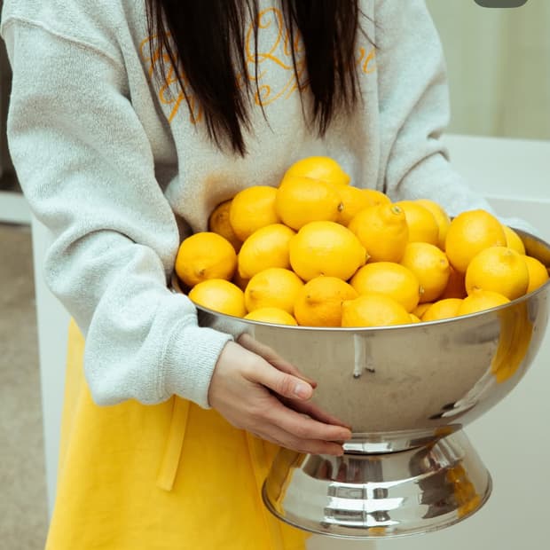 리본빛 아카이브세일 한정판 맨투맨 새상품