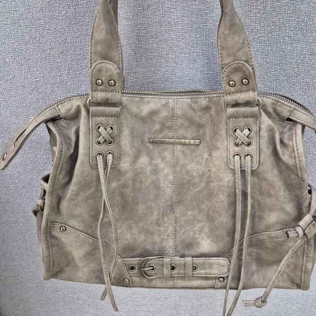 팬시클럽 벨티드 워싱 레더백