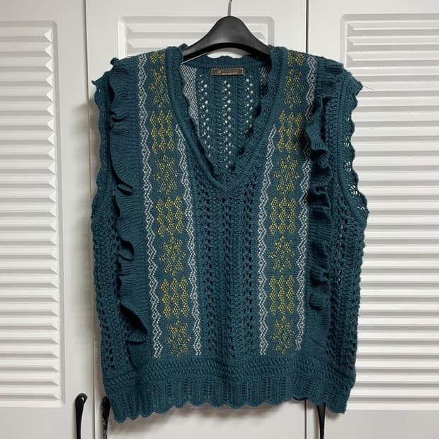 써스데이아일랜드 니트 조끼