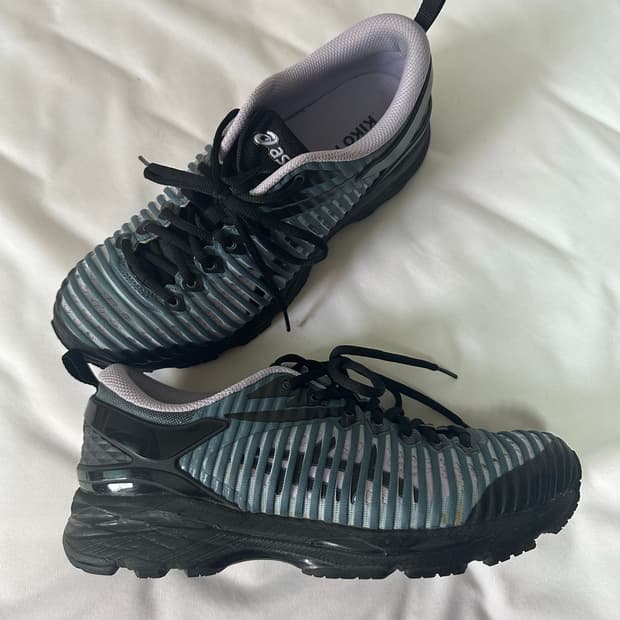 [265] 아식스 x 키코 코스타디노브 젤 델바 1 무라사키