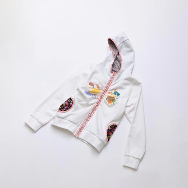 Dirddy BABY SISTER'S HOODIE (WHITE)