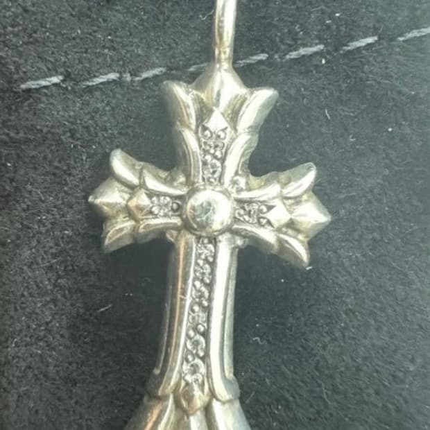 크롬하츠 ch 더블 크로스 파베다이아 팬던트 