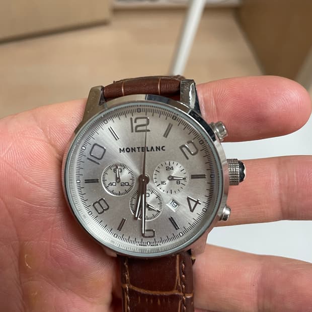 몽블랑 남자 가죽시계 판매