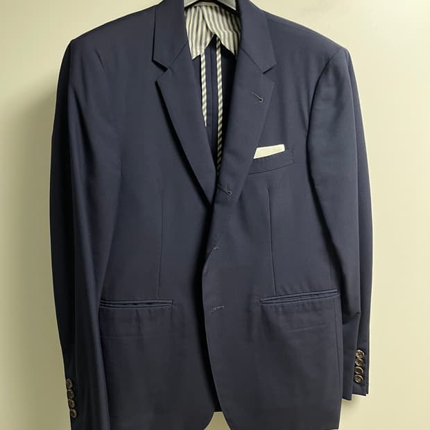 톰브라운 수트 네이비