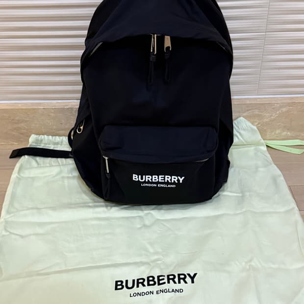 [정품/더스트백 포함] 버버리 로고 나일론 백팩 블랙 (상태 양호/저렴하