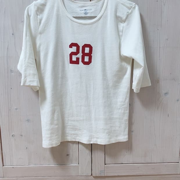 브랜디멜빌 28 숫자 프린트 5부 소매 티셔츠 화이트