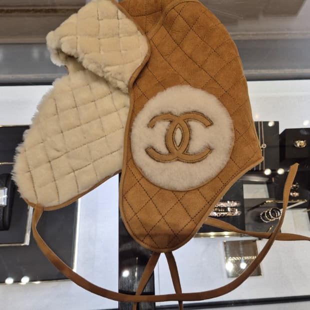 (새상품)샤넬코코네쥬 트래퍼햇