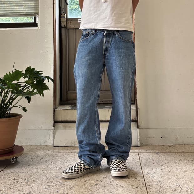 Levi’s 501 미디엄 워시 스트레이트 데님 팬츠
