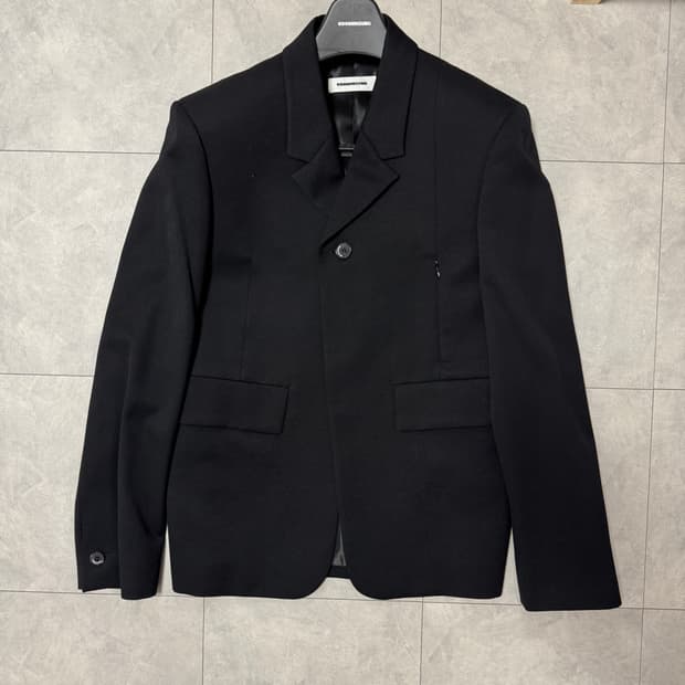 구민성 원 버튼 블레이저