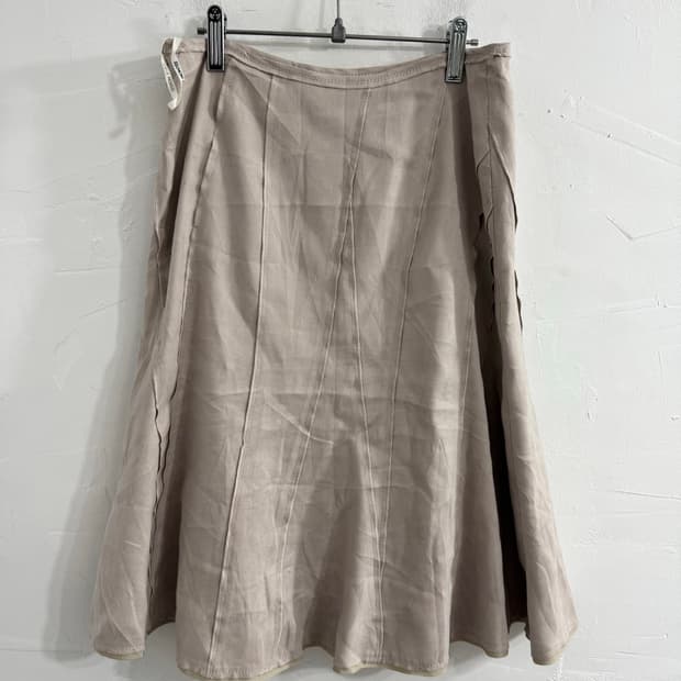 design midi skirt