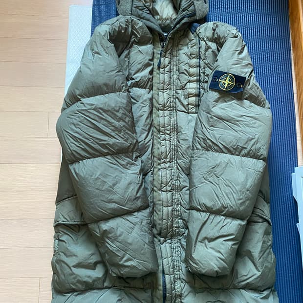 스톤아일랜드 롱패딩 18fw L사이즈 판매합니다. 상태좋음. 교환가능