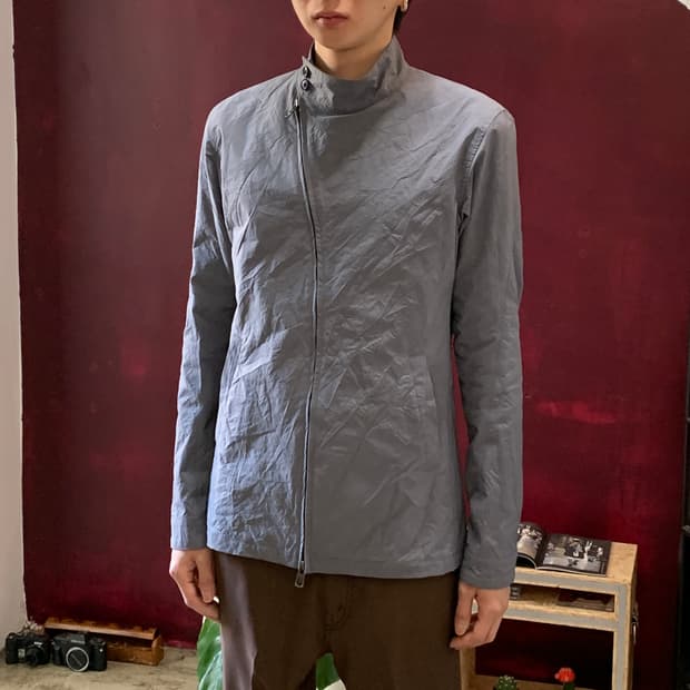 립 반 윙클 비대칭 염축가공 스윙 탑 블루종